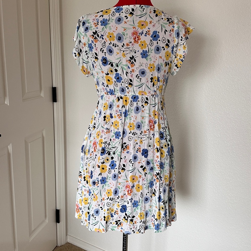 Zara Basic Chic Floral Button-Front Mini Dress sm… - image 5